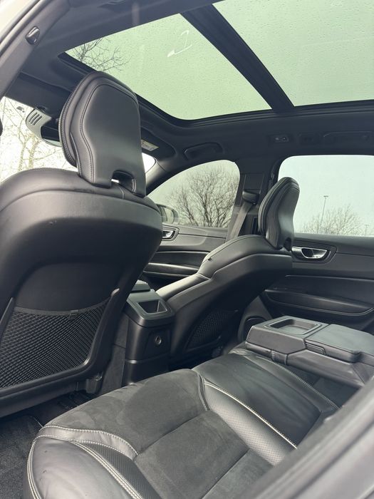 Volvo xc60 R-Design T8 plug in hybrid 400cp