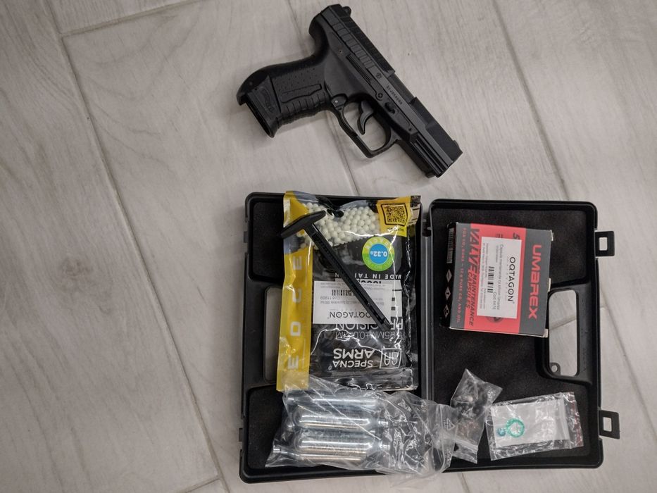 Vând pistol airsoft CO2,WALTHER P 99 DAO,nu necesita permis,3j