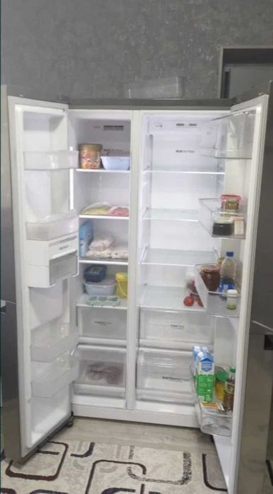 В продаже холодильник двухкамерный