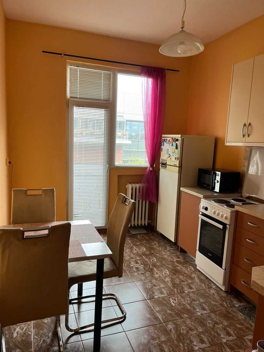 наем на апартамент 56 кв.м състоящ се от стая, кухня, антре, баня, балкон на ул Стамболийски срещу МОЛ София