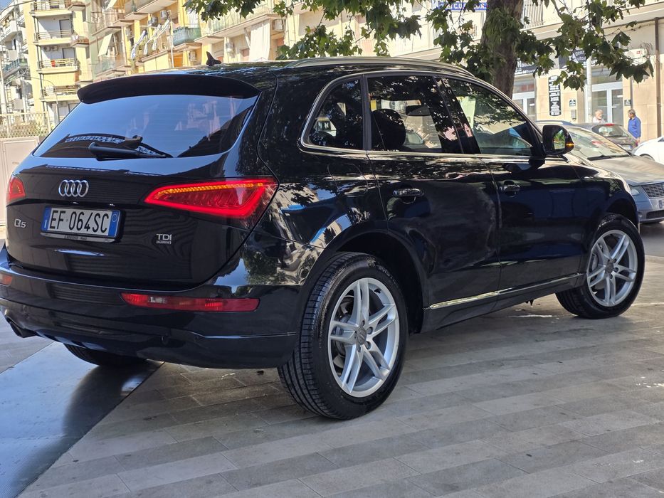 Audi Q5 quattro 2.0tdi 177cp automatik 8+1 !! 148 xxx km !! Navi/Led/Xenon/Klimatronic/Pilot/Senzori Parcare/Start&Stop