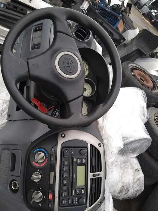 Plansa de Bord cu Airbag pentru Toyota Rav 4 2.0, an 2000-2005