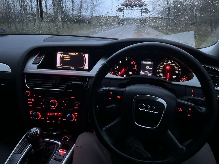 Vand Audi A4 B8 dreapta