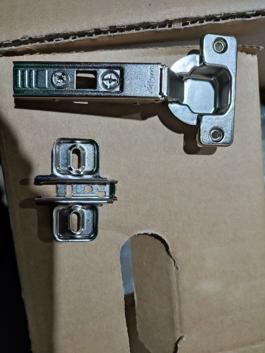 навесы (петли) Blum