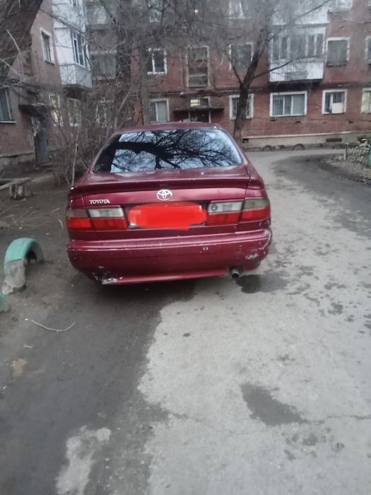 Продам Карину е торг у капота