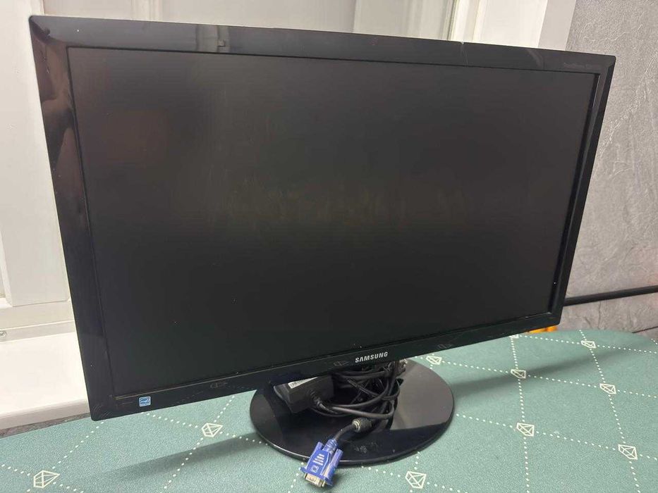 Монитор 24 Samsung