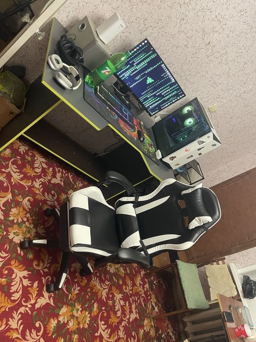 Продам игровой пк со столом и стулом