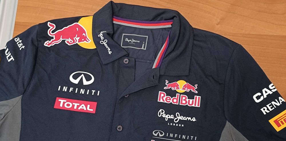 Pepe Jeans x Red Bull