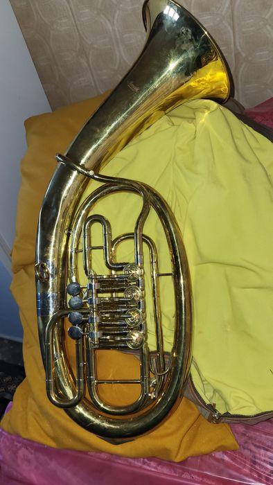 Басфлигорна/Баритон  Amati