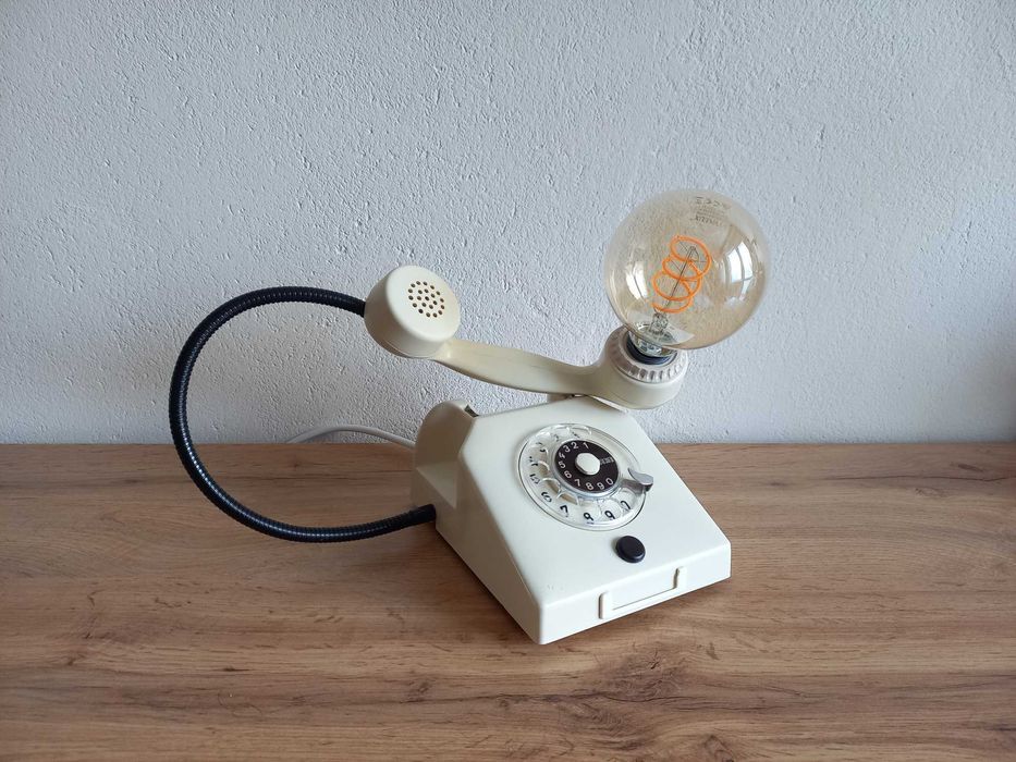 Стилна нощна лампа от ретро телефон