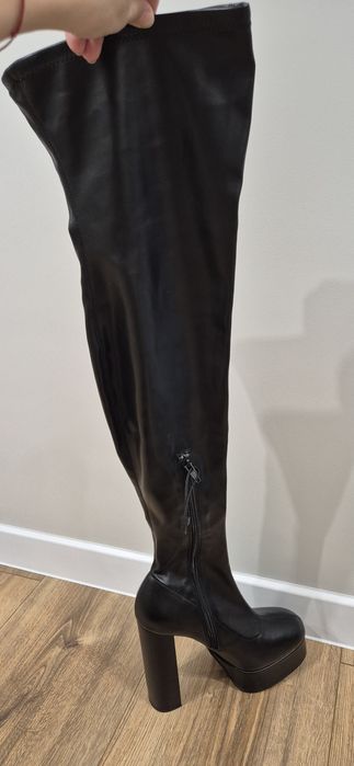Нови чизми Zara на висок ток ,размер 37