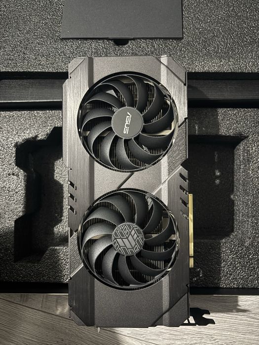 Vând RTX 3050 8GB,nouă!