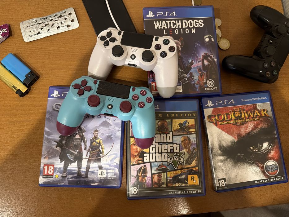 Продам play station 4 с дисками