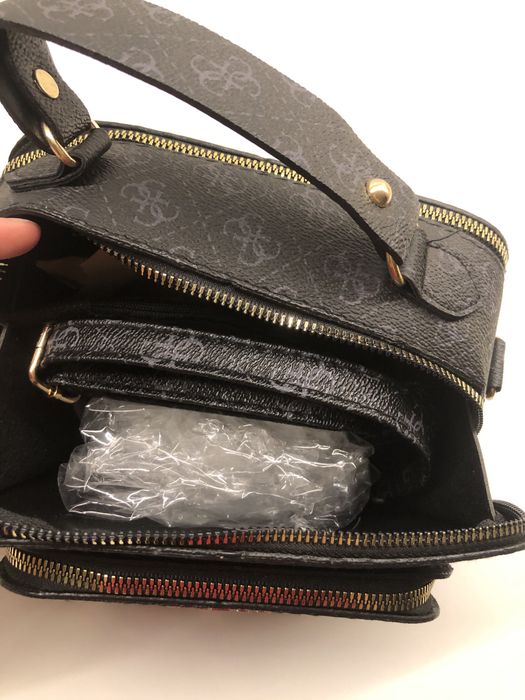 Дамска чанта GUESS