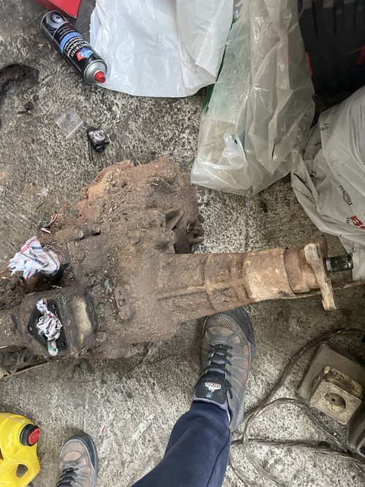 Скорости от фронтера 2.3 с фланец към 1.9 тди