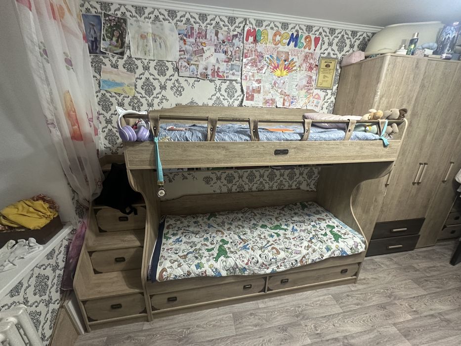 Двухярусная детская кровать