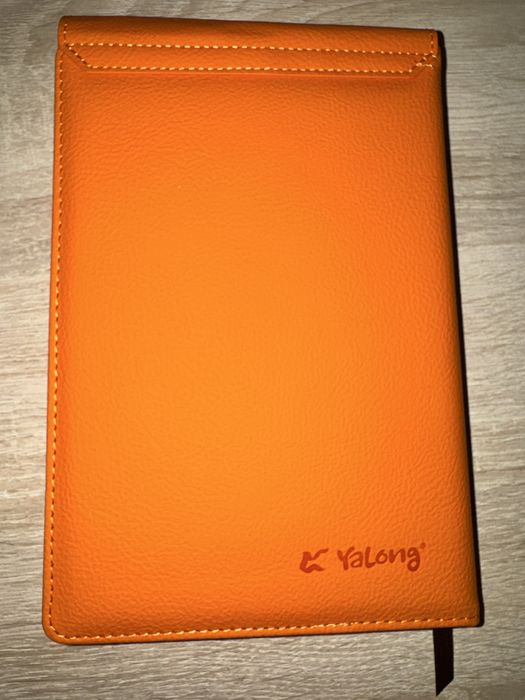 Блокнот Новая красивая с ручкой