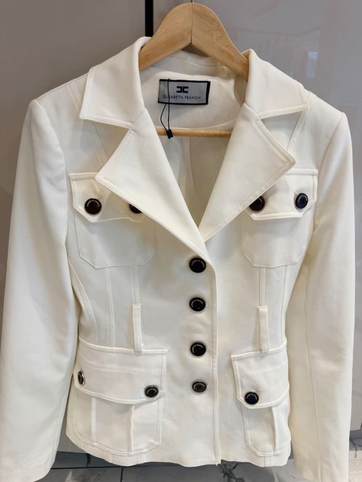 Стилен Дамски костюм