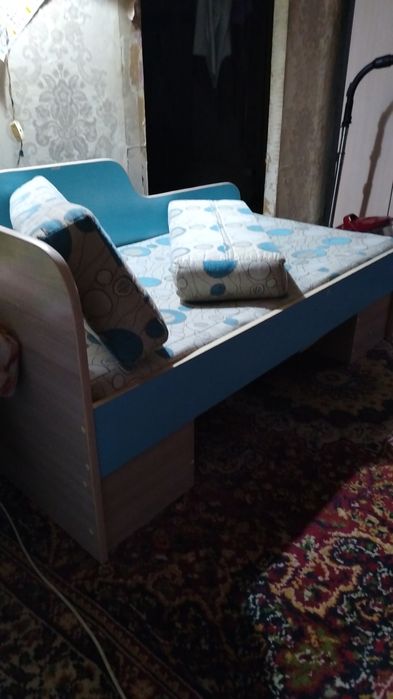 Диван подростковый