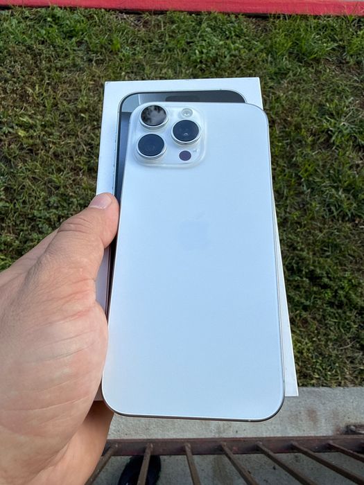 Iphone 16 pro max white unlocked