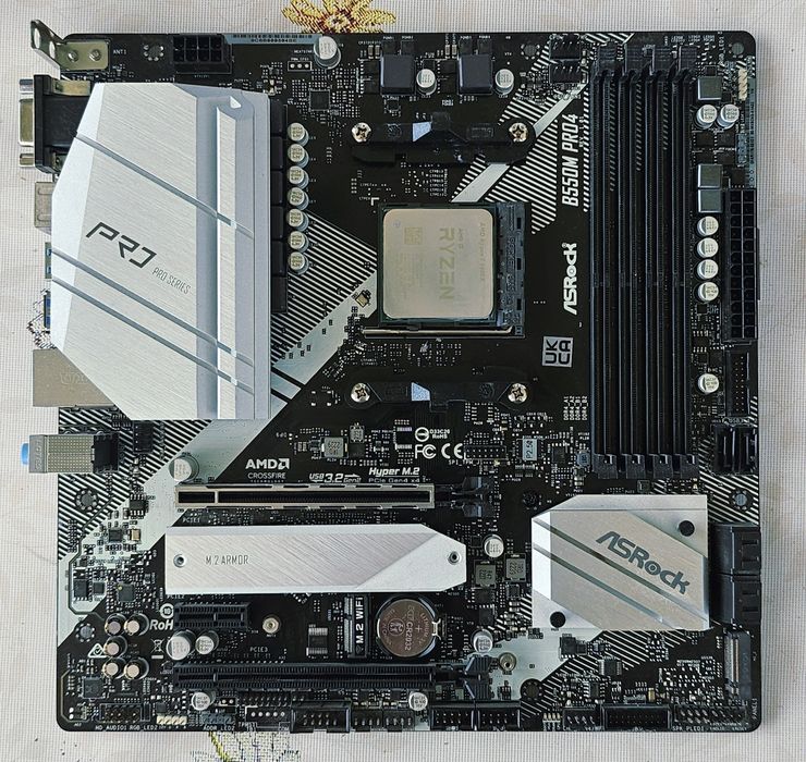 Ryzen 7 5800x, asrock b550m pro4
