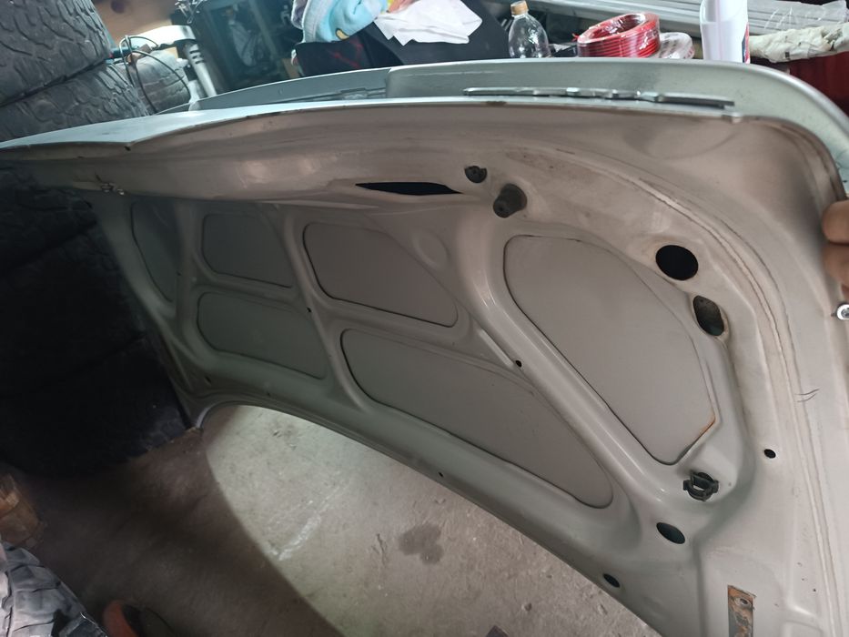 Крышка багажника тоета exiv