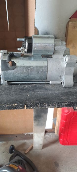 Продавам стартер standard stx 200024.
