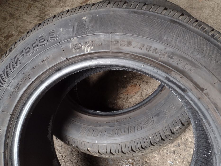 Топ състояние 2бр.225/65/17 Сънфул дот2223