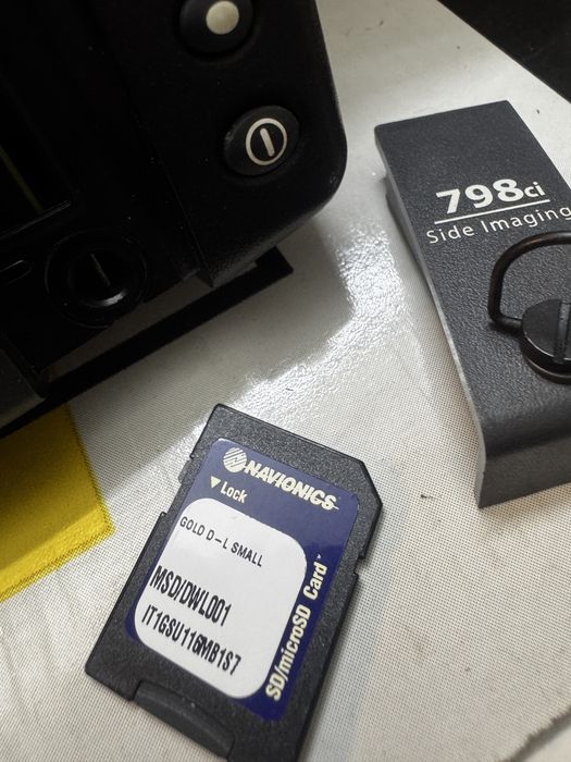 Sonar HUMMINBIRD 798ci cu harta DELTA DUNARII - originala si prindere pe sonda.