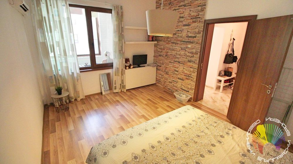 Дава се под наем Двустаен апартамент в Бургас, Център - 64 кв.м за 408 € - Снимка #1