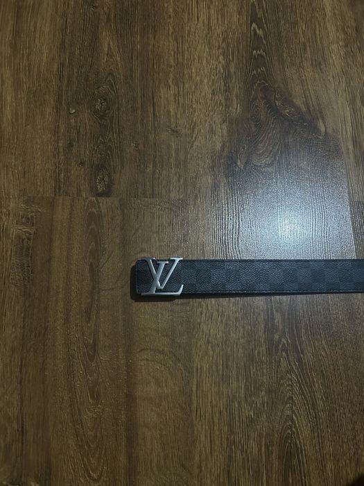 Vand curea Louis Vuitton