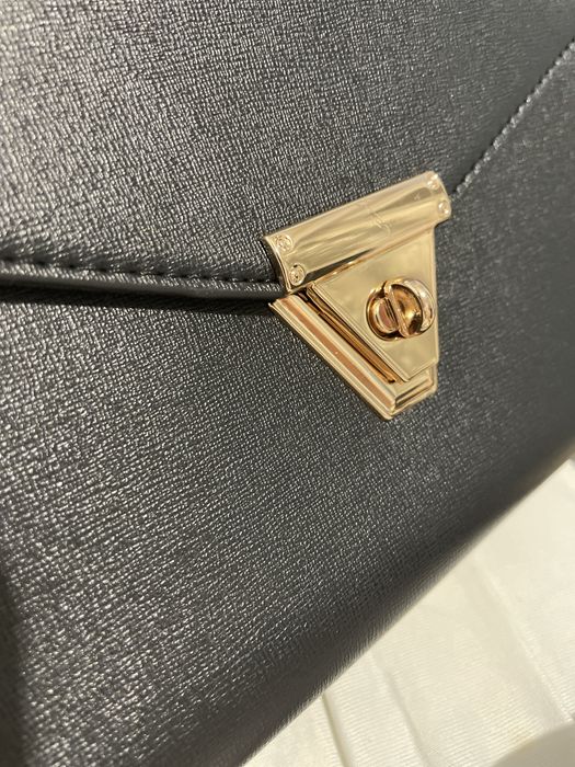 Черна кожена чанта