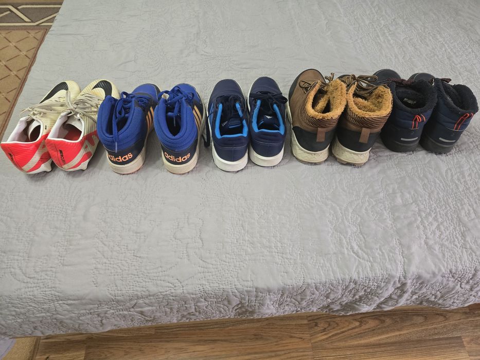 Децки маратонки и бутонки