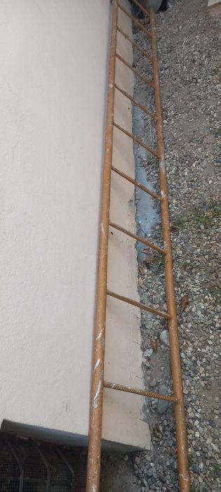 Scara metalica...