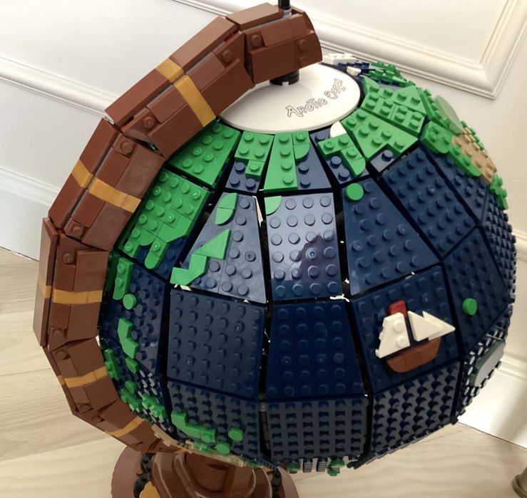 Продам LEGO Глобус