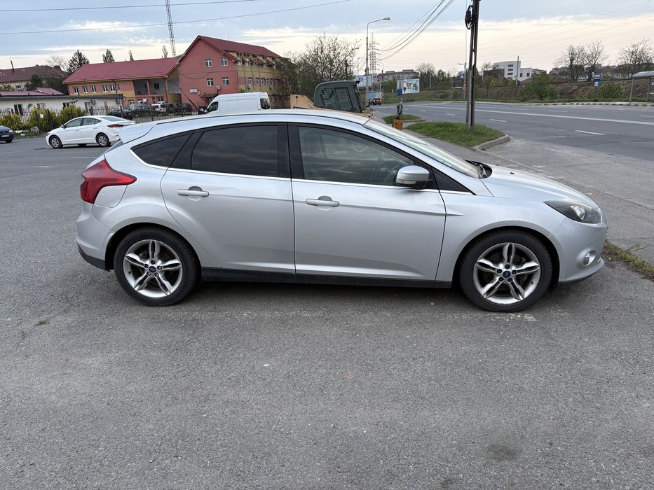 Ford Focus , cutie defecta