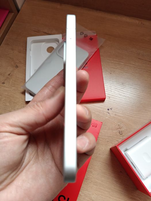 OnePlus 13T, 12/256 gb.