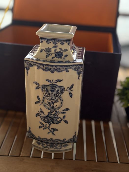 Set 4 piese porțelan stil chinezesc – vase, bol și farfurie + cutii