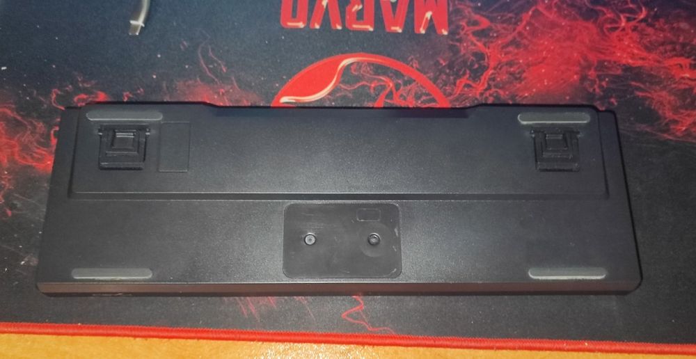 Механична геймърска клавиатура + подарък