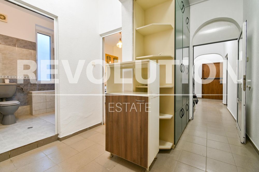 Дава се под наем Четиристаен апартамент в София, Докторски паметник - 122 кв.м за 800 € - Снимка #11