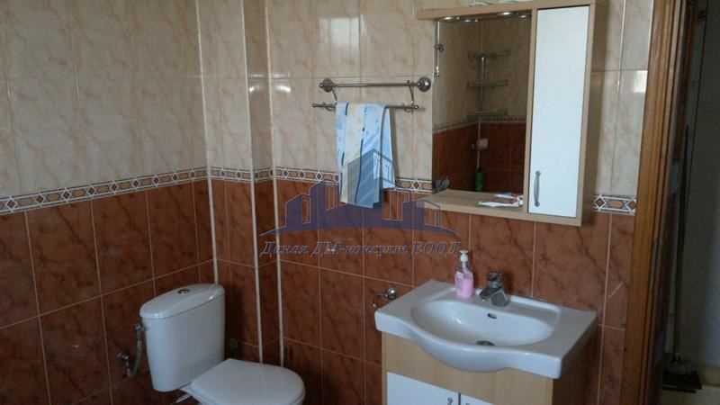 Пром. помещение в Шумен, област-с.Златна нива площ 300 цена 190000