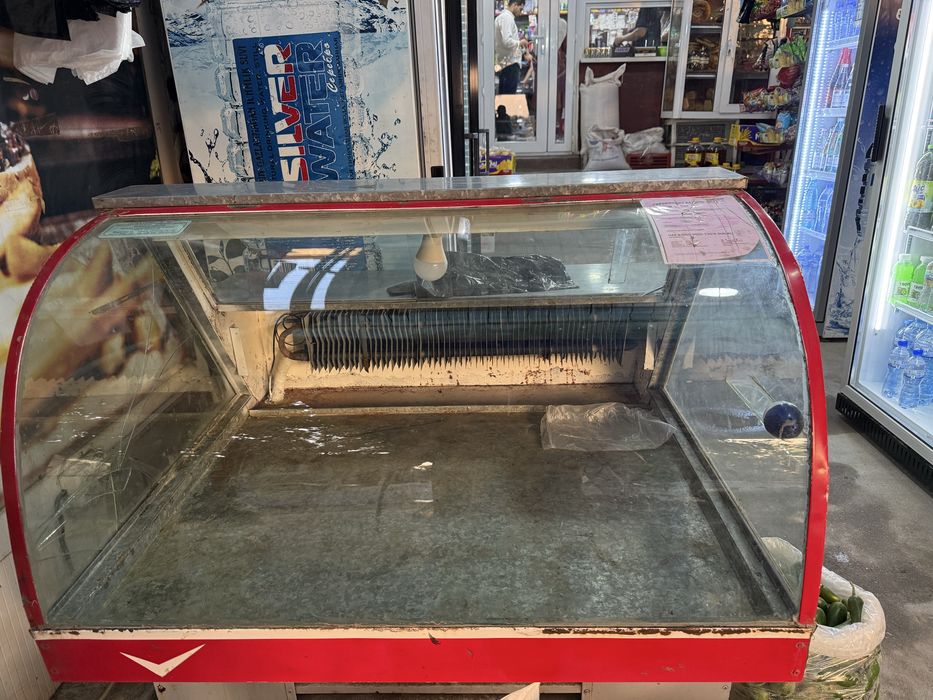 Ветрина Холодильник