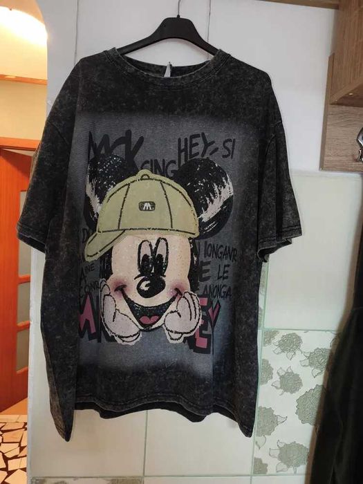 Tricou cu grafica colorata dama