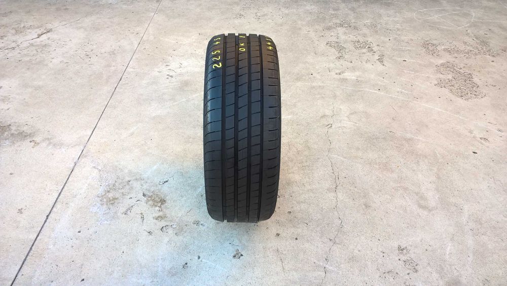 O anvelopa vara 225 45 19 goodyear F1 asymmetric 5 profil de 8 mm