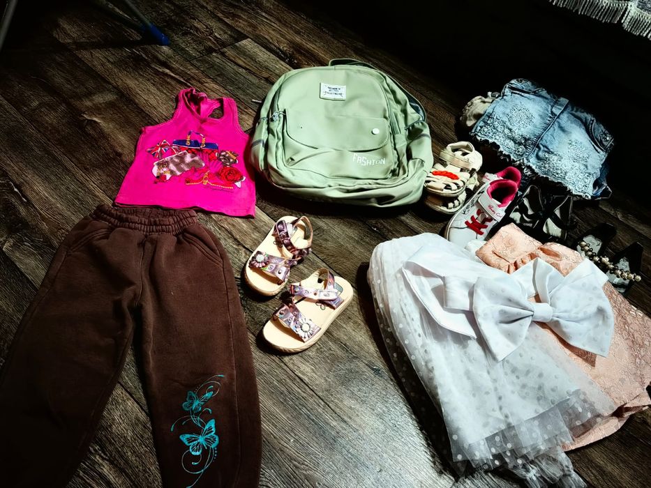 Много вещей на девочку 5 лет