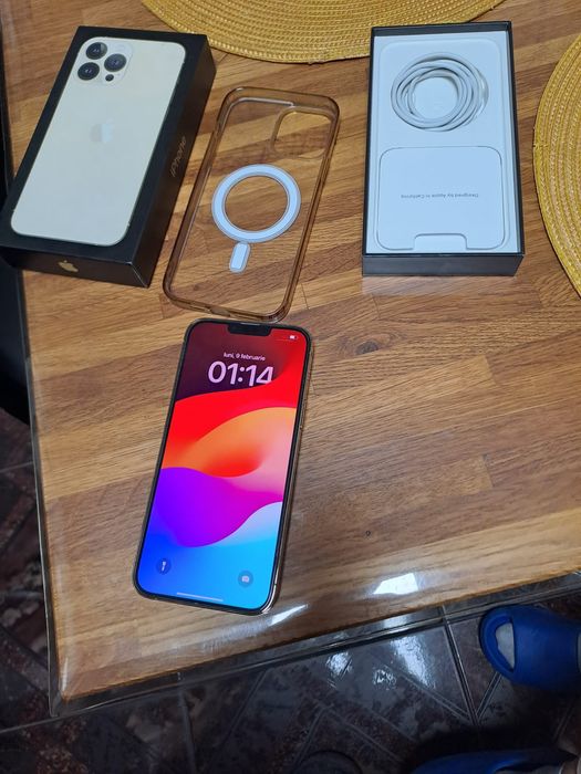 Vând iPhone. 13 pro max.
