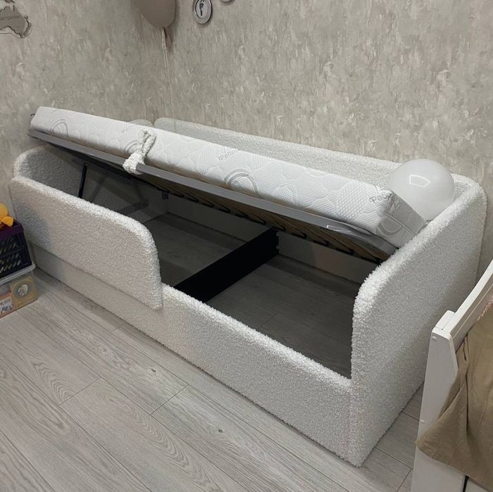 Детская мягкая кровать с механизмом и матрасом