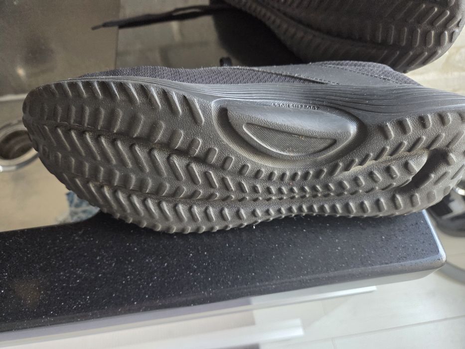 маратонки  nike  номер 43