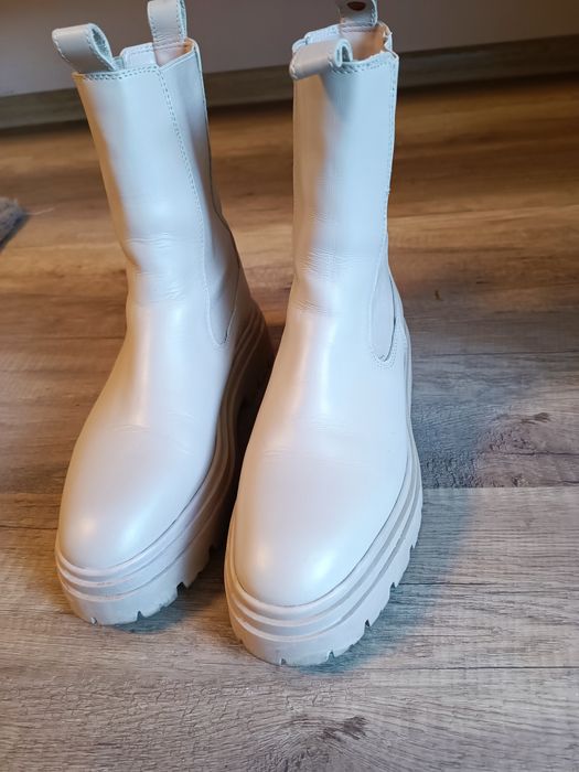 Cizme Chelsea crem