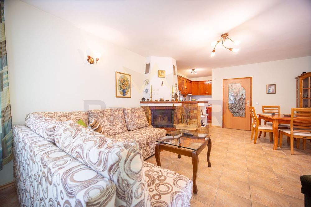 Продава се Тристаен апартамент в Добрич, Център - 98 кв.м за 1480 €/кв.м - Снимка #1